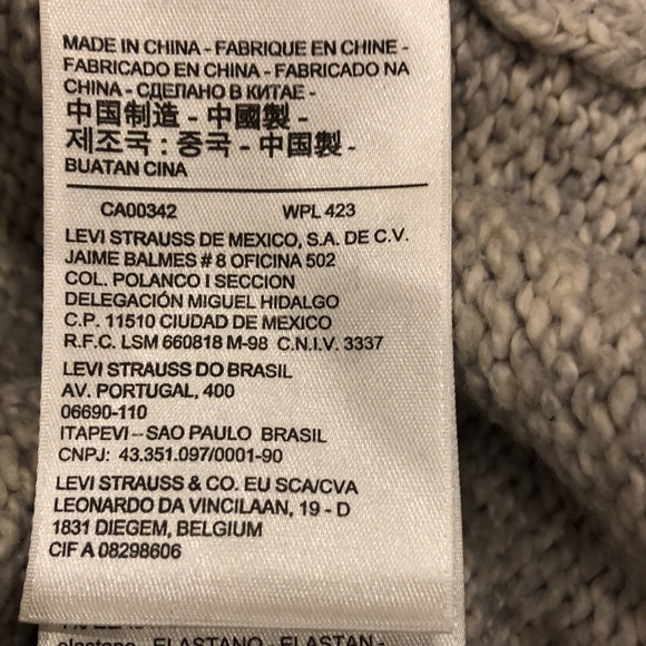 Levi’s Wide Belted Light Grey Cardigan Sweater - Picture 9 of 11